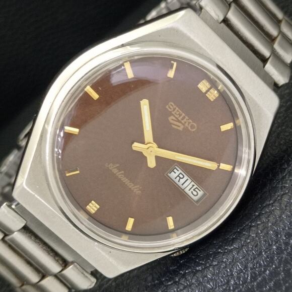 Vintage 1978 Seiko Automatic Mens Silver Watch W/daydate & Brown accents - Picture 1 of 10